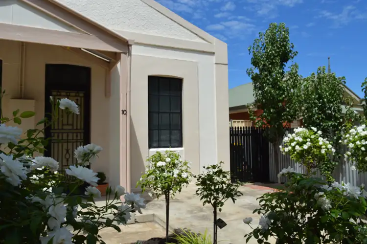 10 Lee Terrace, Rosewater SA 5013
