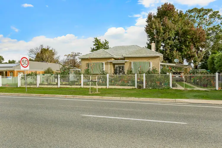 6 Conness Street, Chiltern VIC 3683