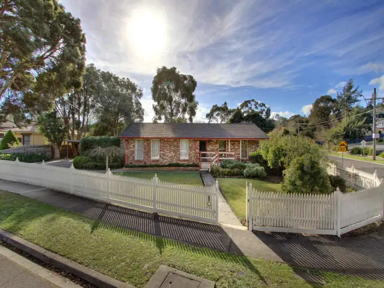 1 Corrong Crescent, Mooroolbark VIC 3138