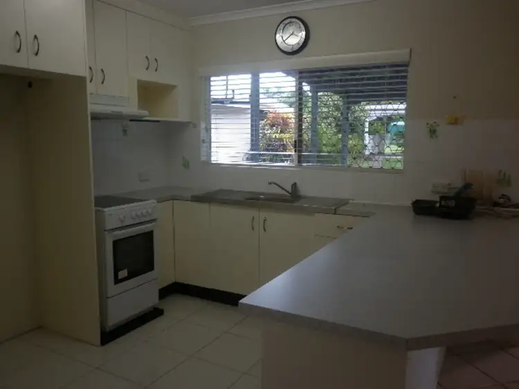Fifth view of Homely villa listing, 2/191-199 Woodward Street, Whitfield QLD 4870
