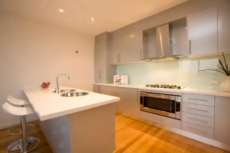 Fourth view of Homely townhouse listing, 6/110 Sanctuary Lakes North Boulevard, Sanctuary Lakes VIC 3030