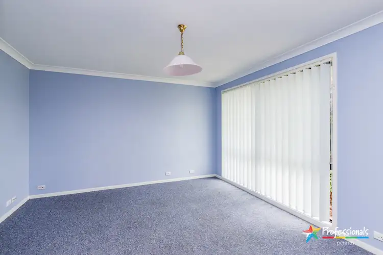Sixth view of Homely house listing, 5 Daisy Place, Claremont Meadows NSW 2747