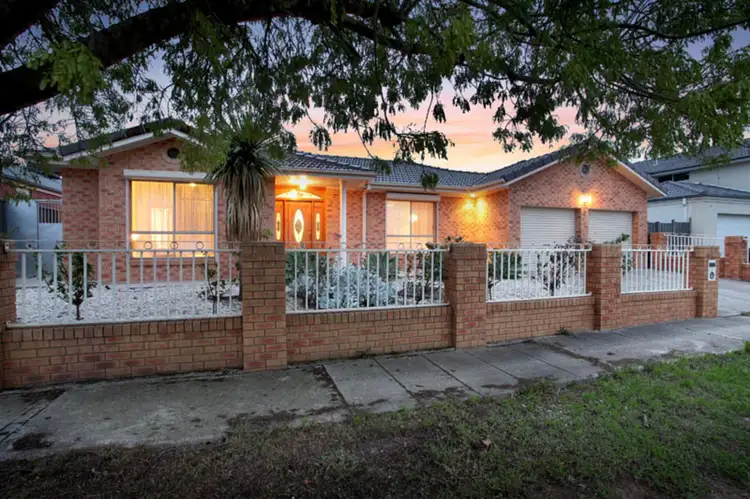 7 Binalong Court, Burnside VIC 3023