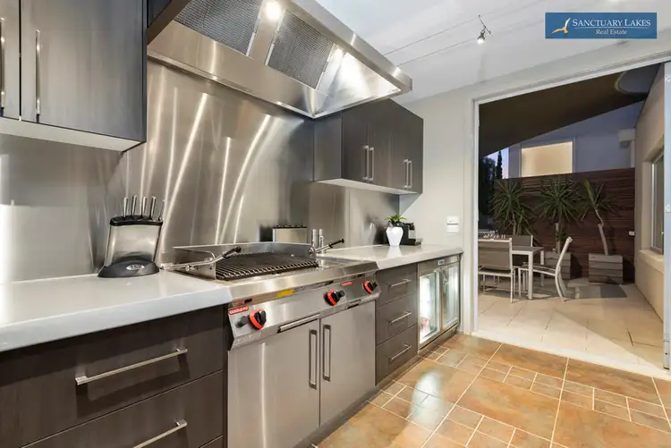 Fifth view of Homely house listing, 9 Woodruff Court, Sanctuary Lakes VIC 3030