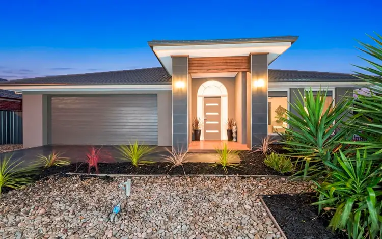 18 Niland Crescent, Point Cook VIC 3030