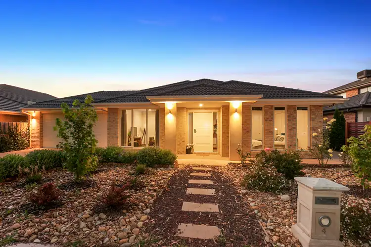4 Sand Drift Walk, Sanctuary Lakes VIC 3030