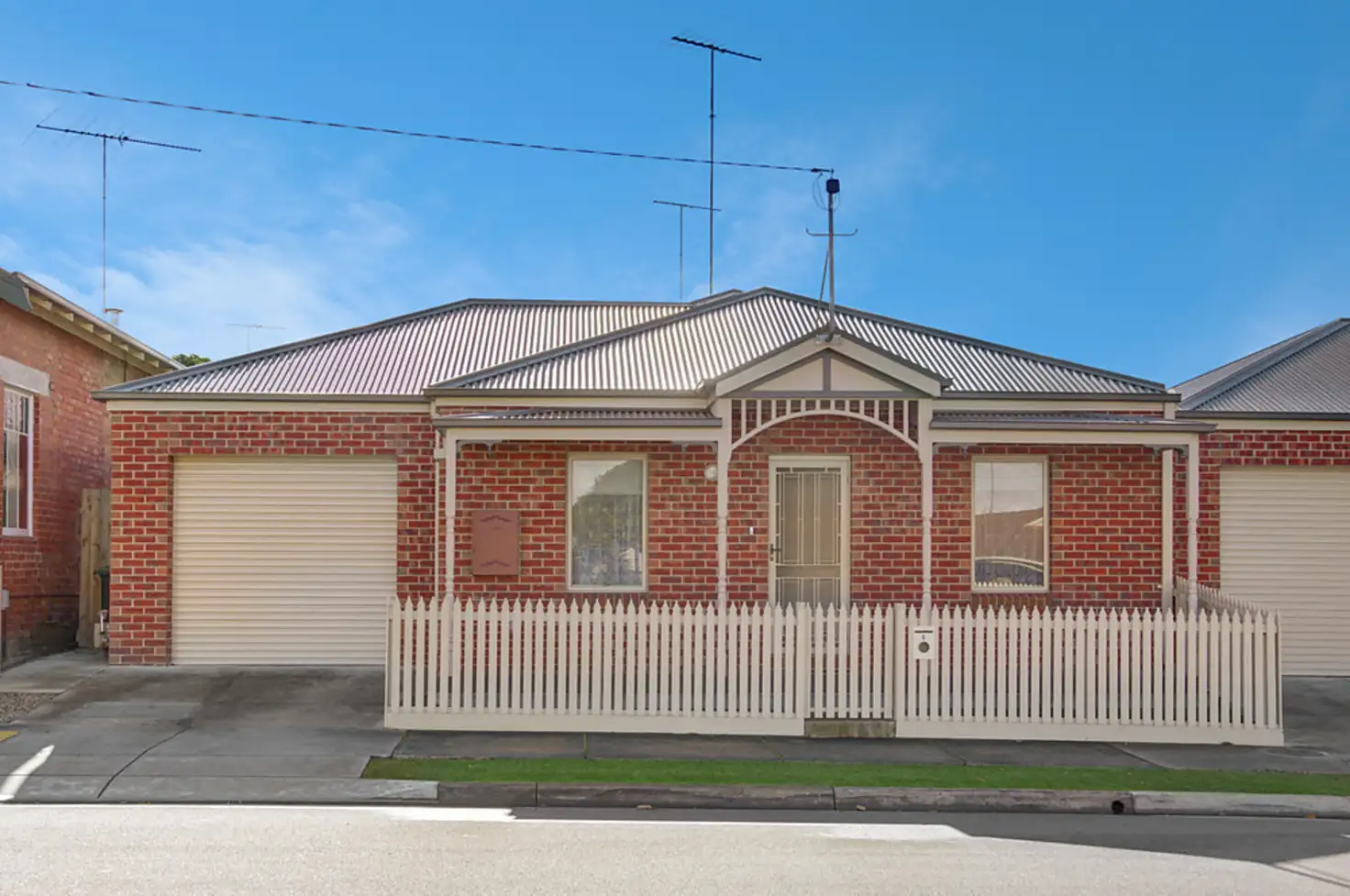 Main view of Homely townhouse listing, 6 Clarendon Street, Newtown VIC 3220