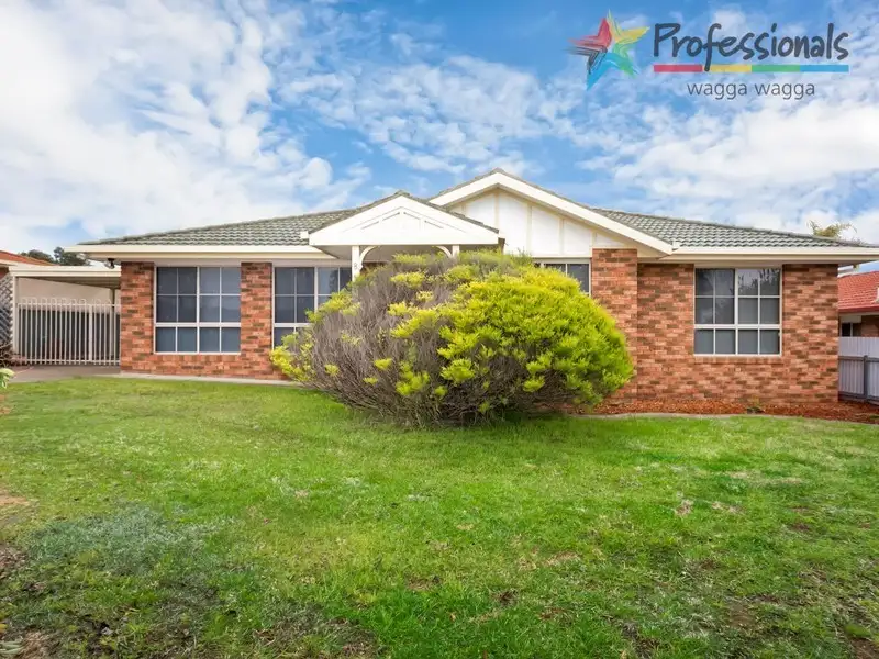 Main view of Homely house listing, 8 Avocet Drive, Wagga Wagga NSW 2650