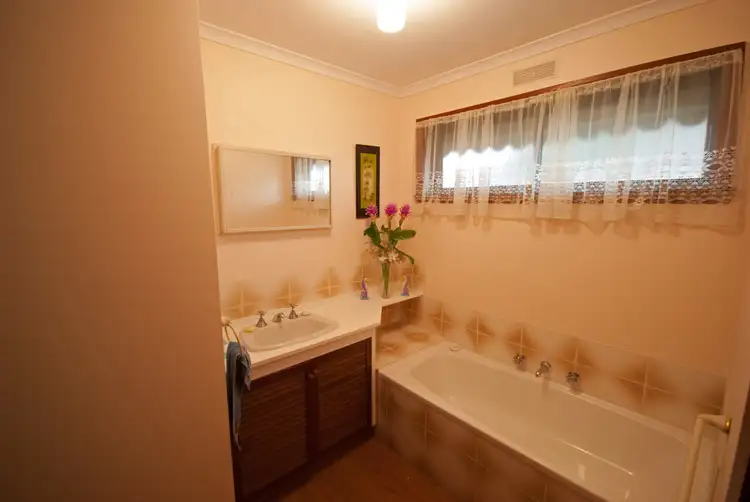 Seventh view of Homely house listing, 7 Robert Court, Grahamvale VIC 3631