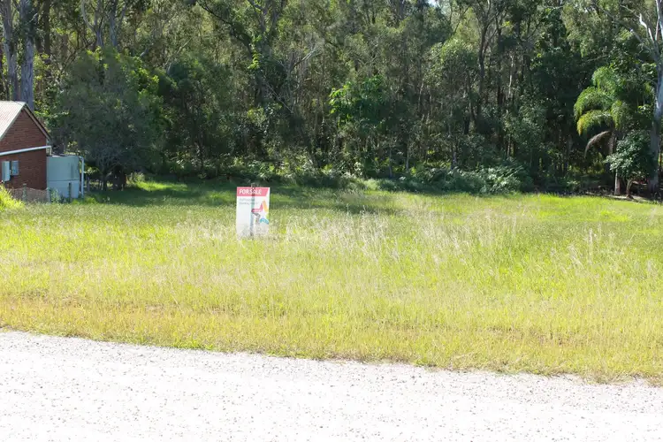 6 Columbia Street, Macleay Island QLD 4184