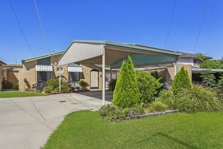Main view of Homely townhouse listing, 2/18 Sapphire Circuit, Wodonga VIC 3690