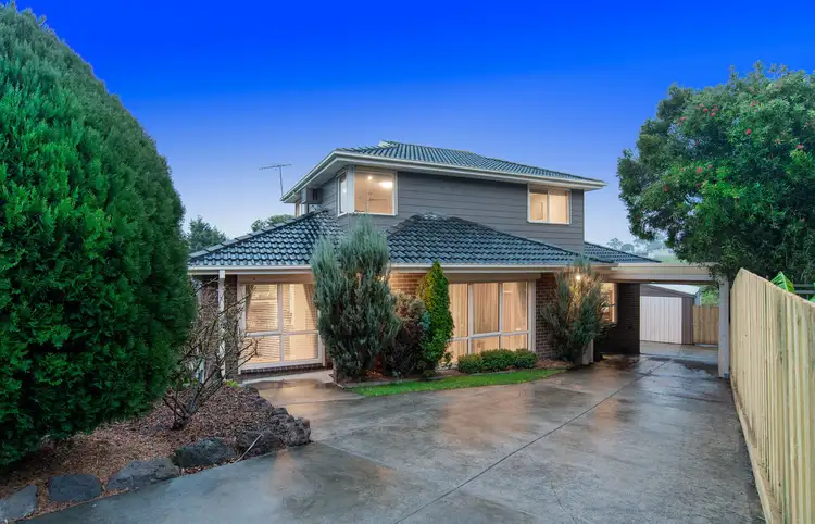 21 Meadowlark Lane, Mooroolbark VIC 3138