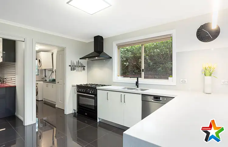 Sixth view of Homely house listing, 4 French Close, Mooroolbark VIC 3138