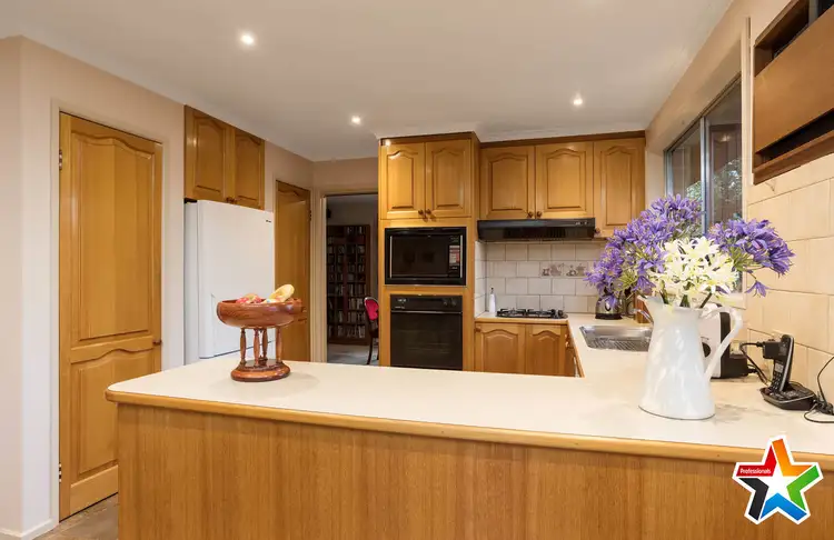 Sixth view of Homely house listing, 10 Aminga Court, Croydon VIC 3136