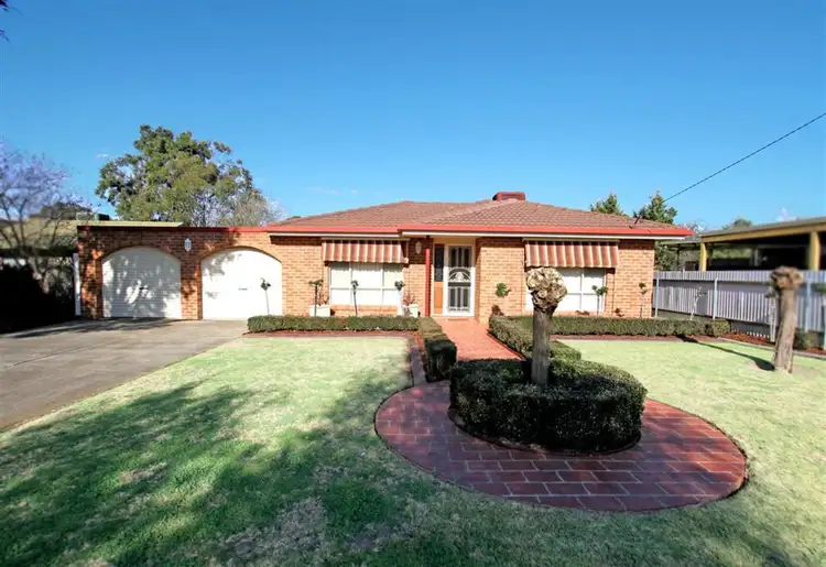 63 Cutler Avenue, Kooringal NSW 2650