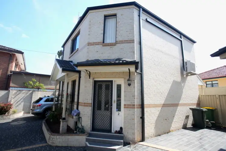 2/20 Hampton Street, Fairfield NSW 2165