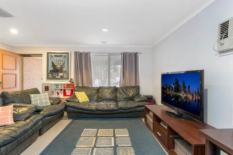 Fourth view of Homely house listing, 2 Coventry Court, Wodonga VIC 3690