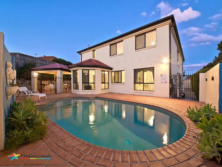 11 Van Dyke Crescent, Mcdowall QLD 4053