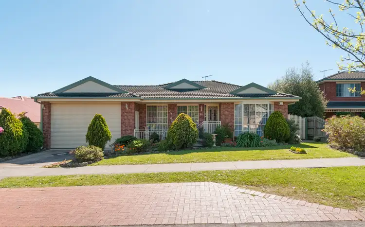 27 Blue Ridge Drive, Mooroolbark VIC 3138