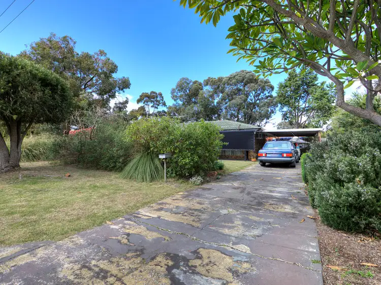 7 Hibiscus Drive, Forrestfield WA 6058