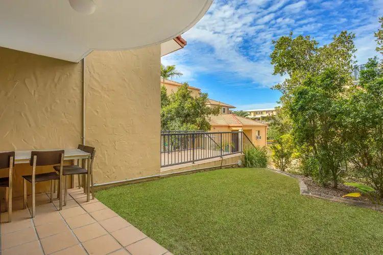 16 Waverley Street, Southport QLD 4215