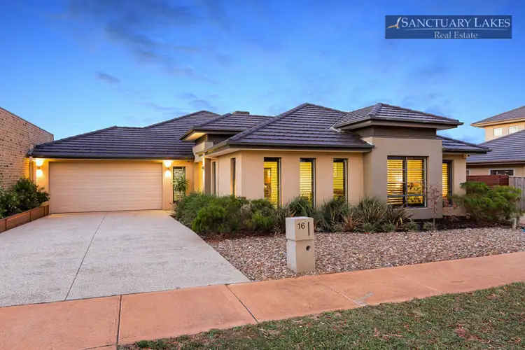 16 Sunseeker Chase, Sanctuary Lakes VIC 3030