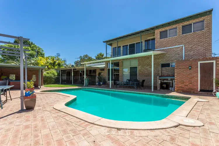 26 Holly Way East, Kalamunda WA 6076
