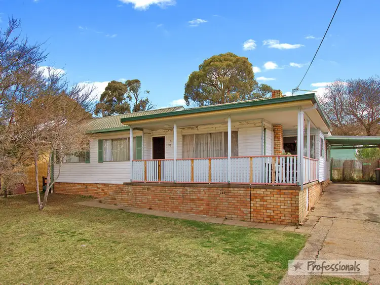 32 Chestnut Avenue, Armidale NSW 2350