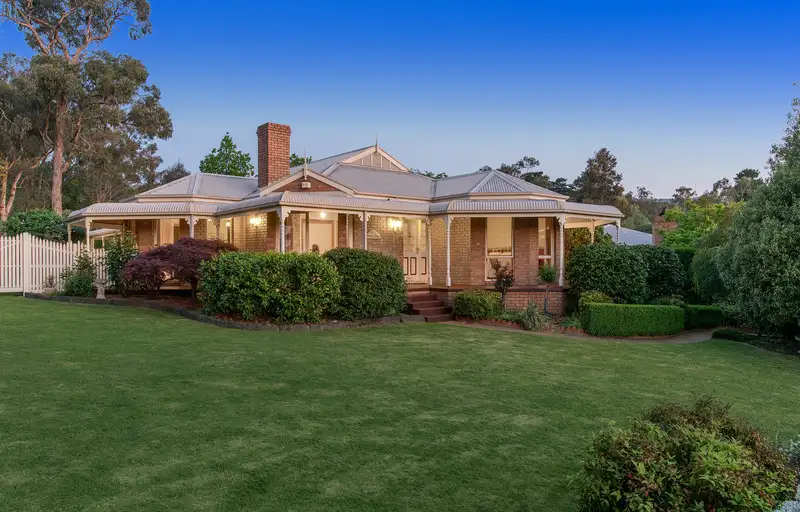 Main view of Homely house listing, 5 Fielden Close, Mooroolbark VIC 3138