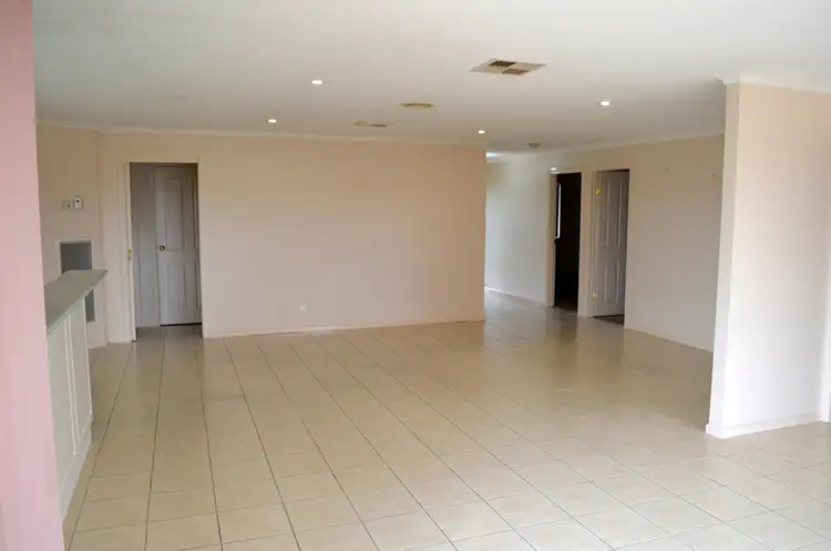 Fifth view of Homely house listing, 6 Cedar Court, Shepparton VIC 3630
