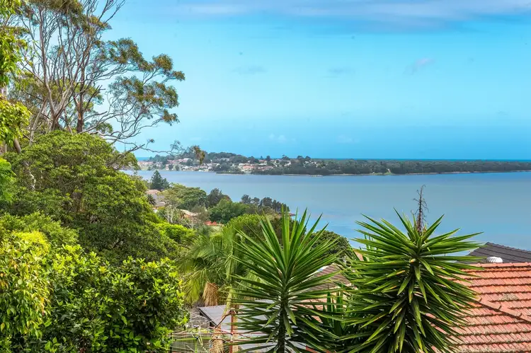 Second view of Homely house listing, 386 Northcliffe Drive, Lake Heights NSW 2502