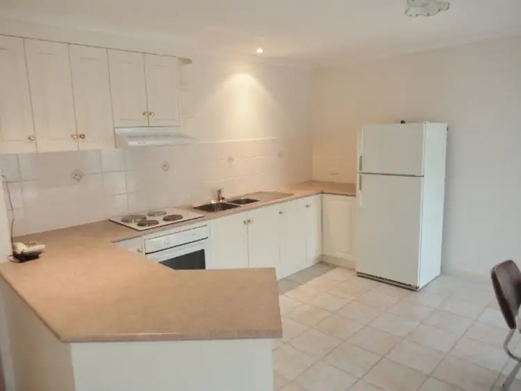 Fourth view of Homely townhouse listing, 4/141 Stradbroke Avenue, Swan Hill VIC 3585