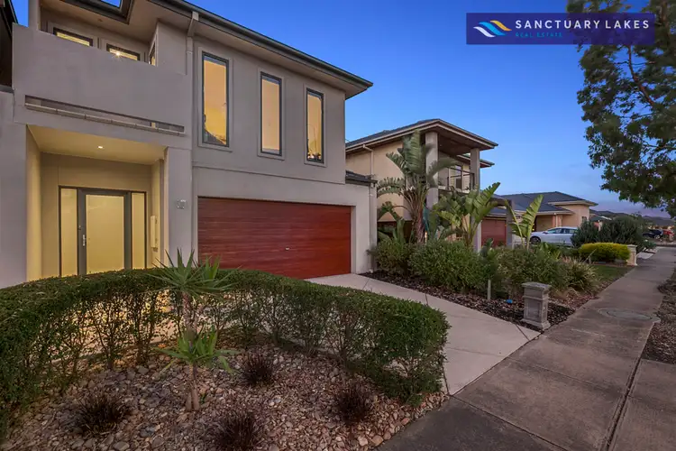 68 Middle Park Drive, Sanctuary Lakes VIC 3030