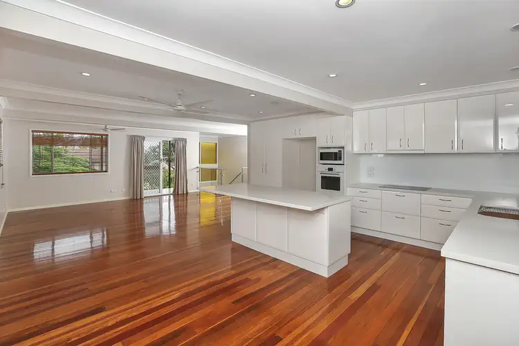 14 Rinora Street, Corinda QLD 4075
