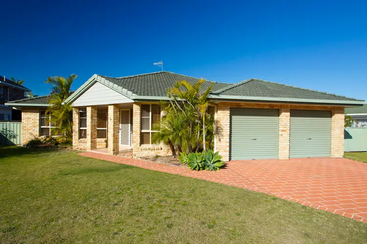 9 Oasis Parade, Tuncurry NSW 2428