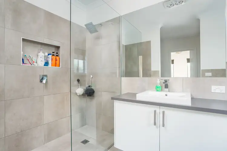 Sixth view of Homely house listing, 2 Lever Jary Court, Red Cliffs VIC 3496