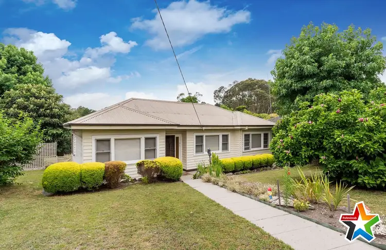 11 Irvine Street, Mount Evelyn VIC 3796