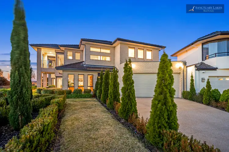 7 Lincoln Park Close, Sanctuary Lakes VIC 3030