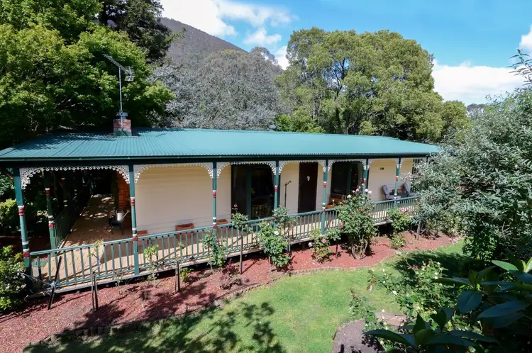8 Surrey Road, Warburton VIC 3799