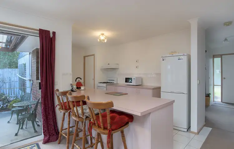 Sixth view of Homely house listing, 2 Hyde Park Walk, Mooroolbark VIC 3138