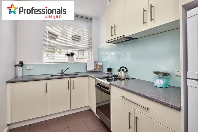 Third view of Homely apartment listing, 5/9 The Avenue, Windsor VIC 3181