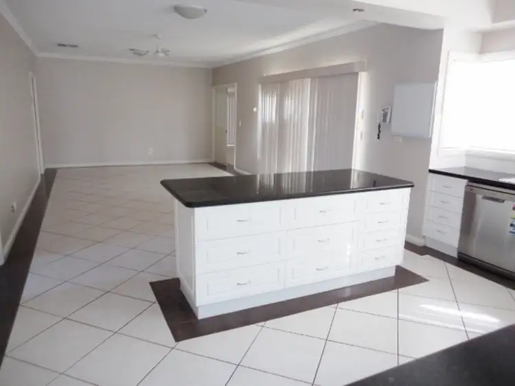 Sixth view of Homely house listing, 4 Cockerell Court, Swan Hill VIC 3585