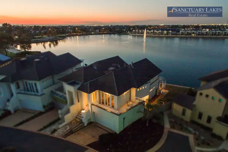 7/7 Beachcomber Place, Sanctuary Lakes VIC 3030