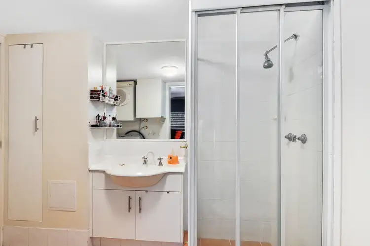 Fifth view of Homely unit listing, 1/10-14 Purli Street, Chevron Island QLD 4217