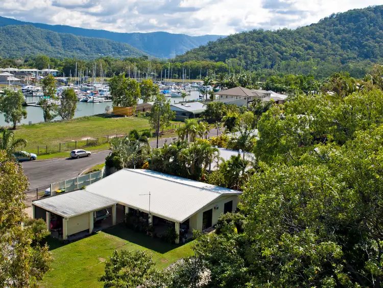 4 Riverside Parade, Trinity Park QLD 4879