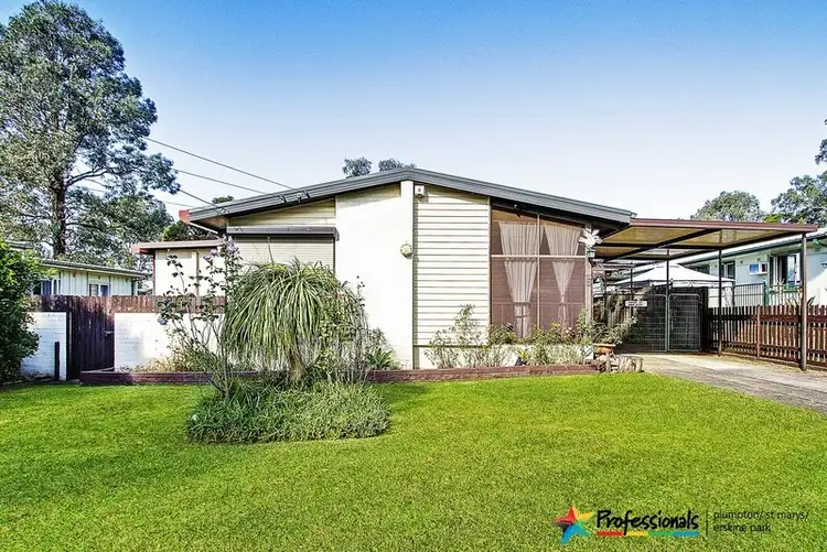 5 Tangaloa Crescent, Lethbridge Park NSW 2770