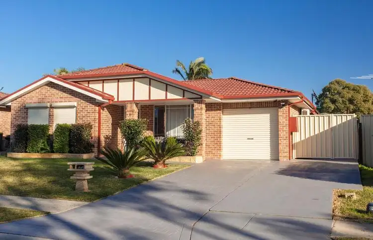 6 Yalwal Court, Prestons NSW 2170