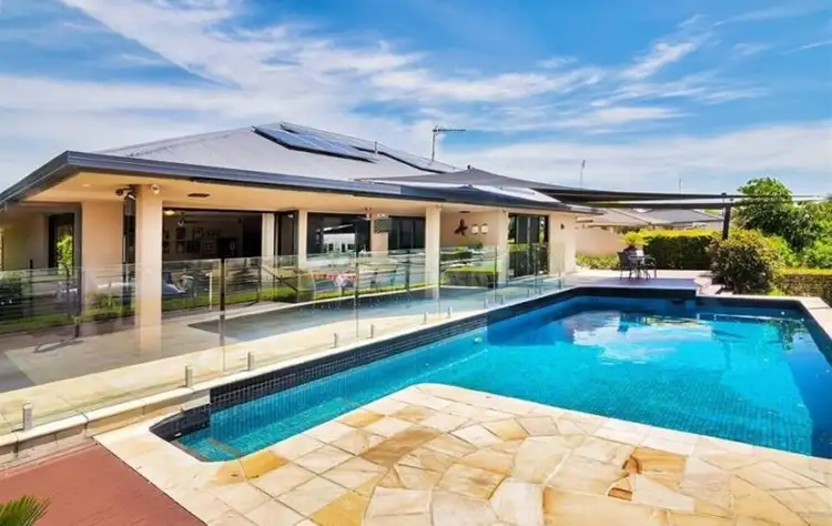 5 Binda Place, Sorrento QLD 4217