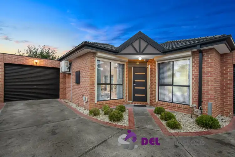 2/8 Oakwood Avenue, Dandenong North VIC 3175