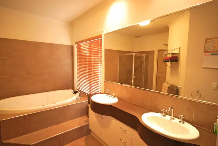 Sixth view of Homely house listing, 4 Cedar Court, Shepparton VIC 3630
